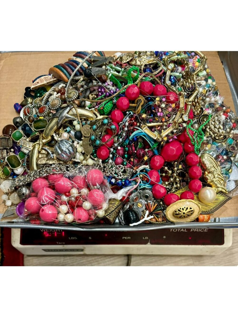 BIG 5+ Pound Bag Vtg-MOD Costume Jewelry Craft Repurpose Scrap Bead Lot 800